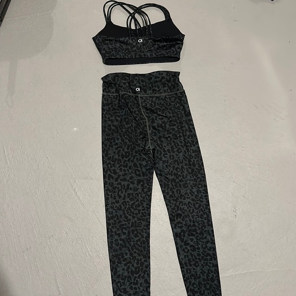 Gap Leopard Workout Set - Picture 8 of 8